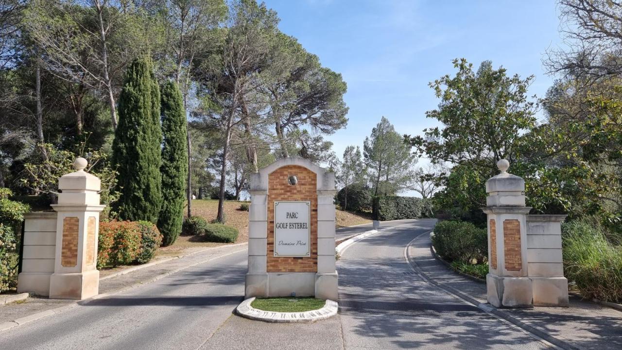 Chez K&D Studio Nature Avec Piscine St Raphael Saint-Raphael  Bagian luar foto
