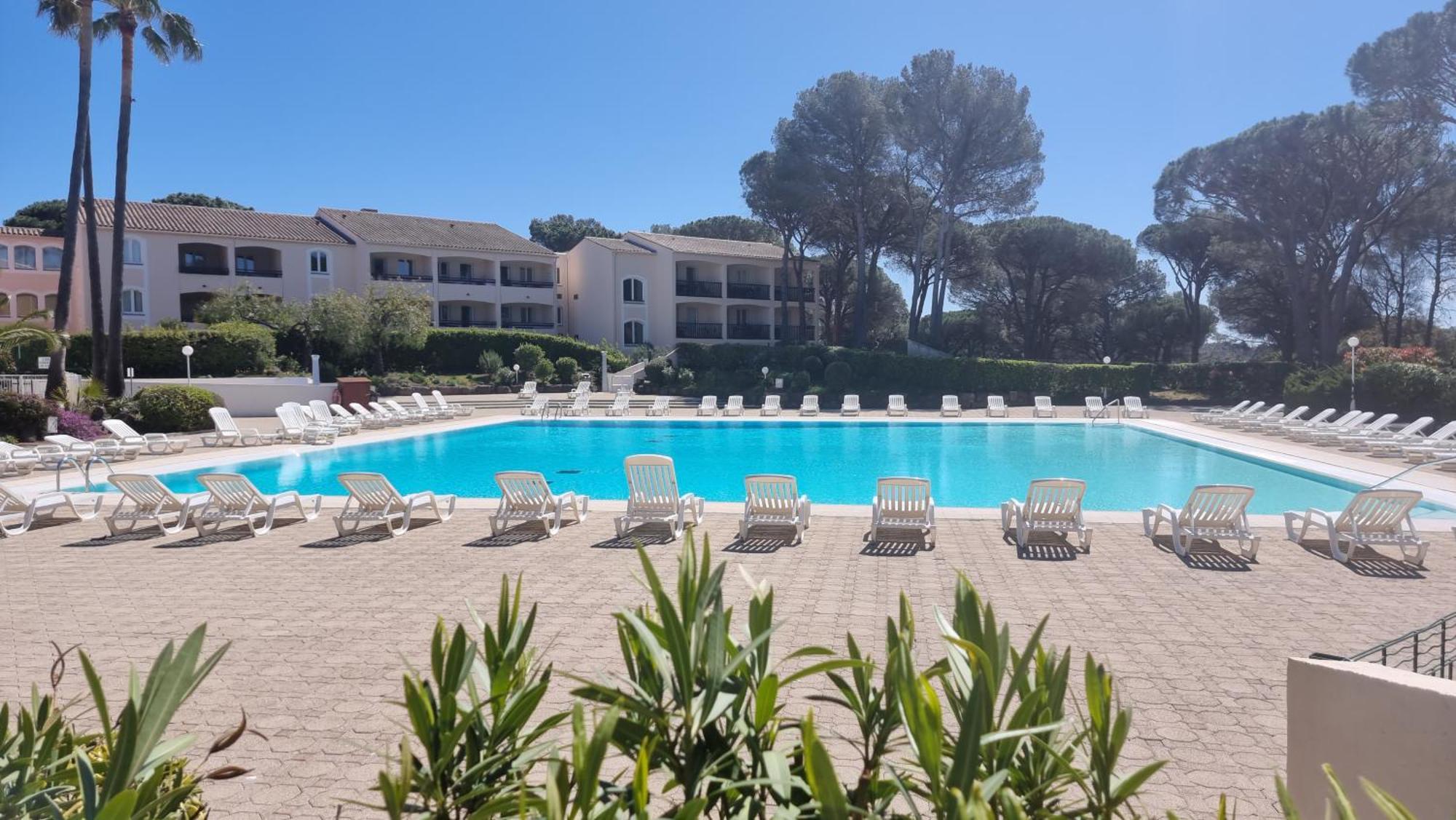 Chez K&D Studio Nature Avec Piscine St Raphael Saint-Raphael  Ruang foto